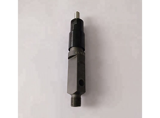 Deutz F2L511 engine fuel injector