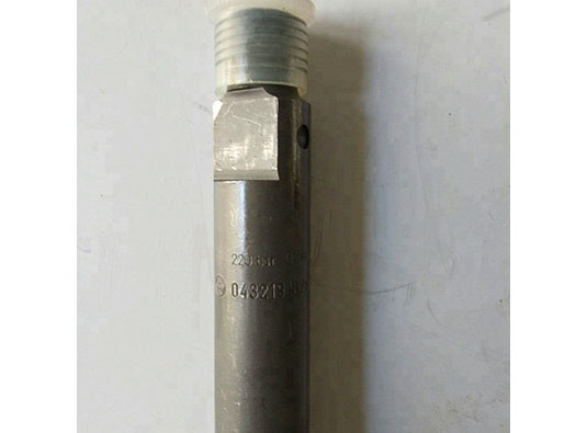 Deutz 1013 engine fuel injector