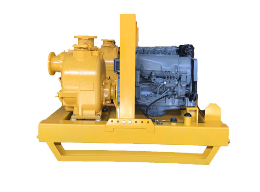 Skid mounted diesel self priming centrifugal trash pump