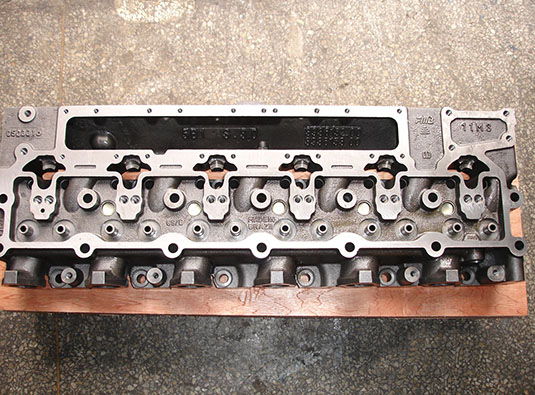 Cummins 6CT engine cylinder head