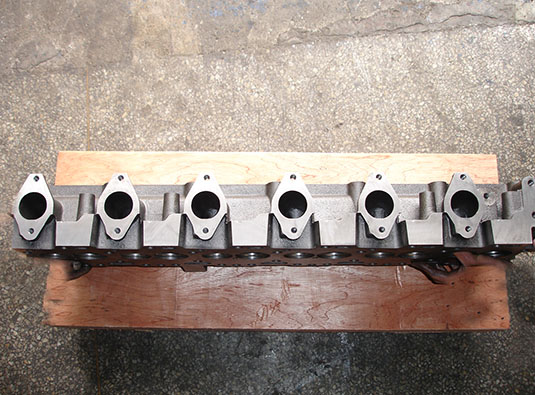 Cummins 6CT engine cylinder head